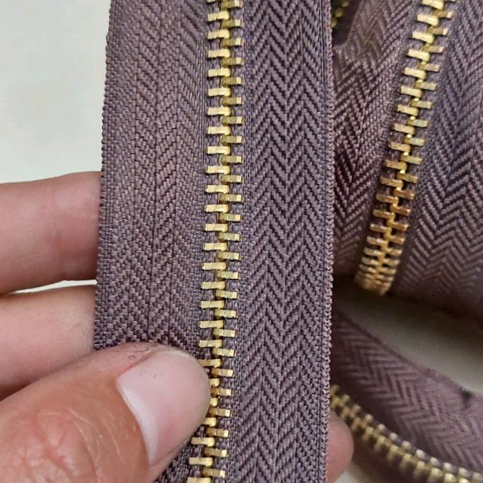 RESLETING / ZIPPER GIGI BESI NO. 5 REL DAUN GIGI BESI METERAN Ritsleting