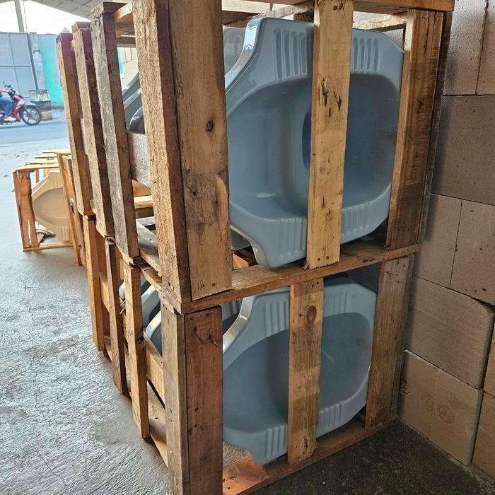 CLOSET JONGKOK / KLOSET JONGKOK VOLK / WC JONGKOK MURAH / TOILET JONGKOK / WC KLOSET JONGKOK / KAKUS