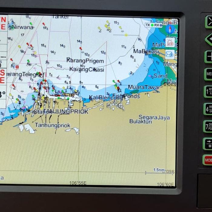 AIS kelas B Xinuo XF1069B + Shakespeare VHF AIS Antenna