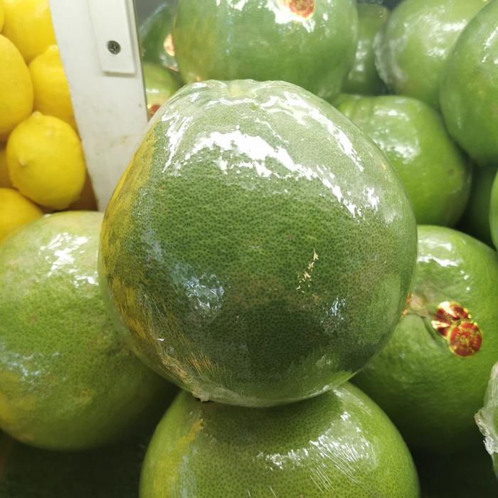 buah jeruk bali pomelo madu manis Aceh Madiun maluku