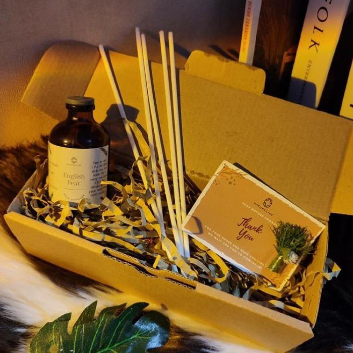 Hampers Reed Diffuser dan Lilin Aromaterapi Pengharum Ruangan Wedding