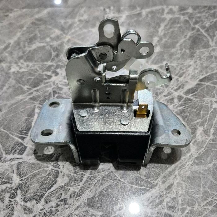 Ready Door Lock Doorlock Bagasi Buka ke Atas Mitsubishi Kuda 2002 2006
