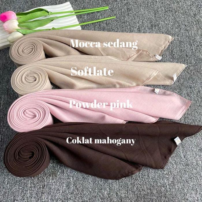 Akbar Hijab Hijab Segi Empat Paris Varisha By Akbar Hijab Dengan Pilihan Warna Mocea Sedang Softlate