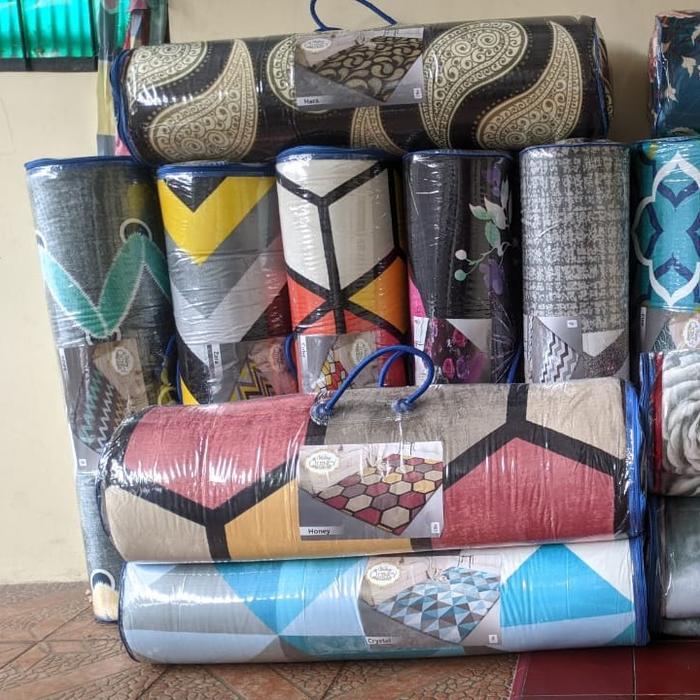 Vallery Quincy - Karpet Selimut / Karmut JUMBO (190x230) Karpet Malaysia OFFICIAL pilihan