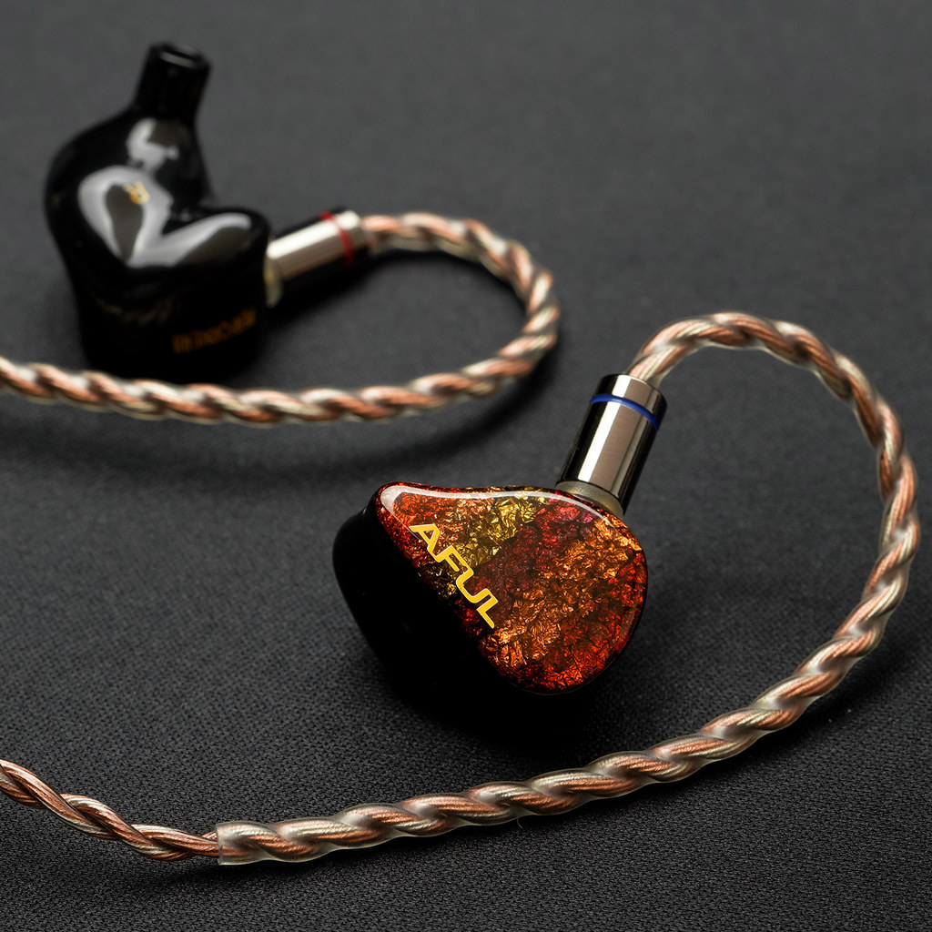 . Aful Performer 8/Performer8 Hybrid Drivers Wired Earphones 1Dd+ 7Ba -