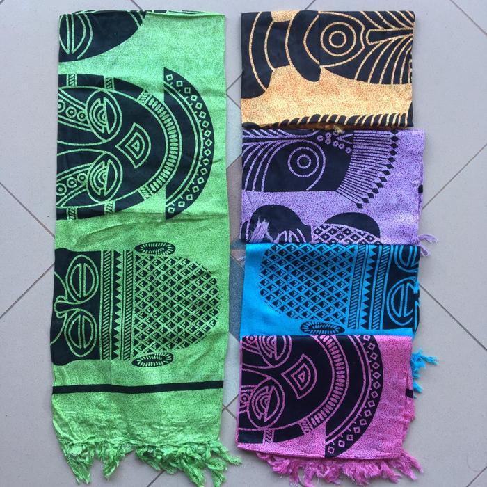 Pakaian bawahan wanita sarung kamen kain pantai motif topeng oleh-oleh souvenir khas bali
