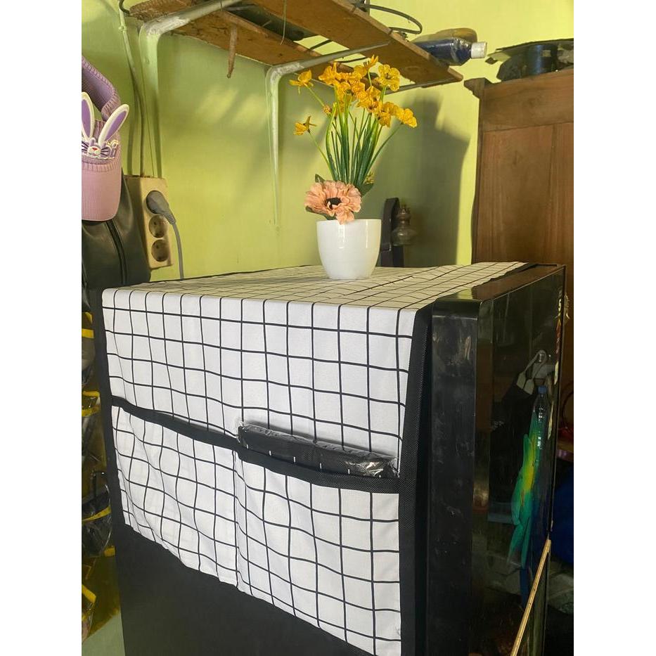 TAPLAK KULKAS MOTIF KOTAK WARNA PUTIH BAHAN KAIN