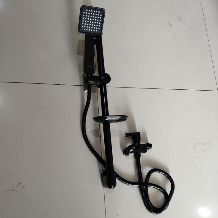 paket shower tiang hitam kotak plus kran cabang Fiorentino