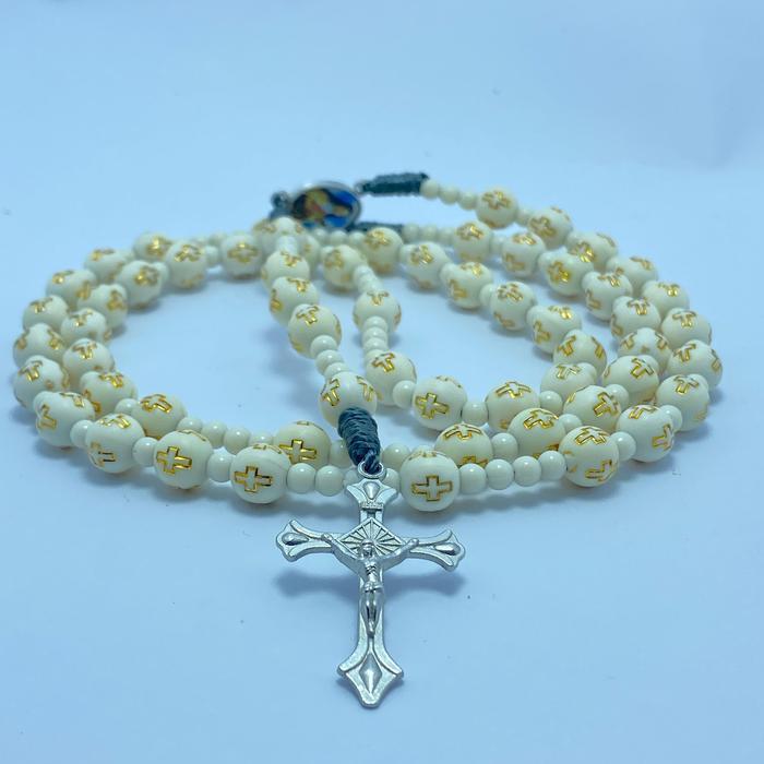 Kalung Rosario Katolik Manik Putih 8mm dengan Salib Corak Keemasan