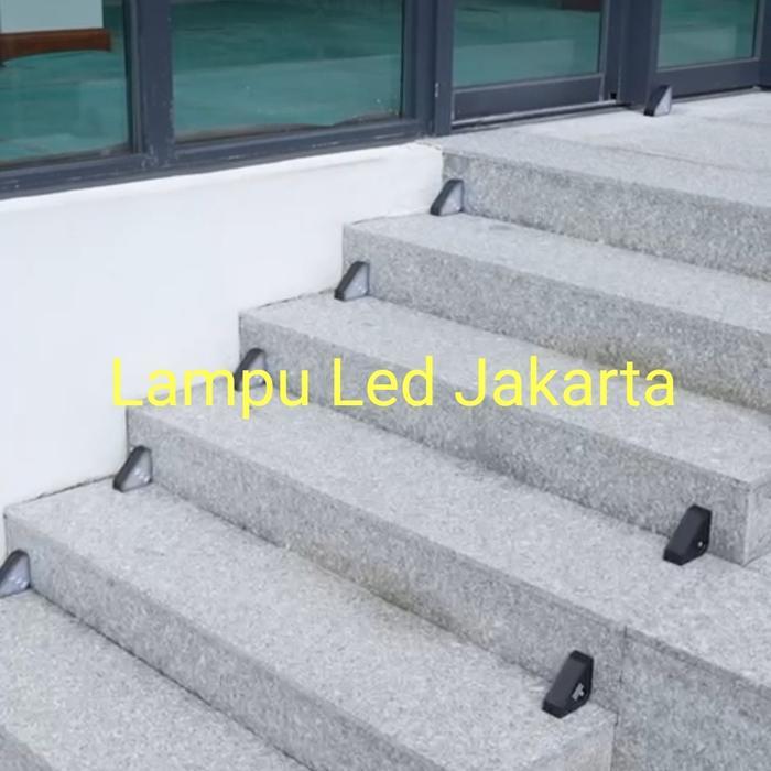 LAMPU STEP TANGGA SOLAR. LAMPU LANTAI SOLAR PANEL. LAMPU TANGGA TENAGA MATAHARI. LAMPU ANAK TANGGA