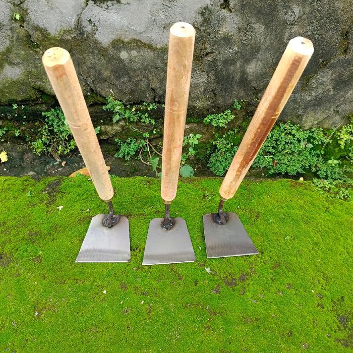 CANGKUL MINI/WANGKIL TERBUAT DARI PLAT BAJA COCOK BUAT BERSIH2 KEBUN/HALAMAN