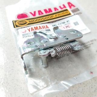 Kunci Engsel Pengait Pengunci Jok Seat Lock Jupiter Z Robot Lexam 115 Xeon Karbu RC GT 125 Ori Ygp