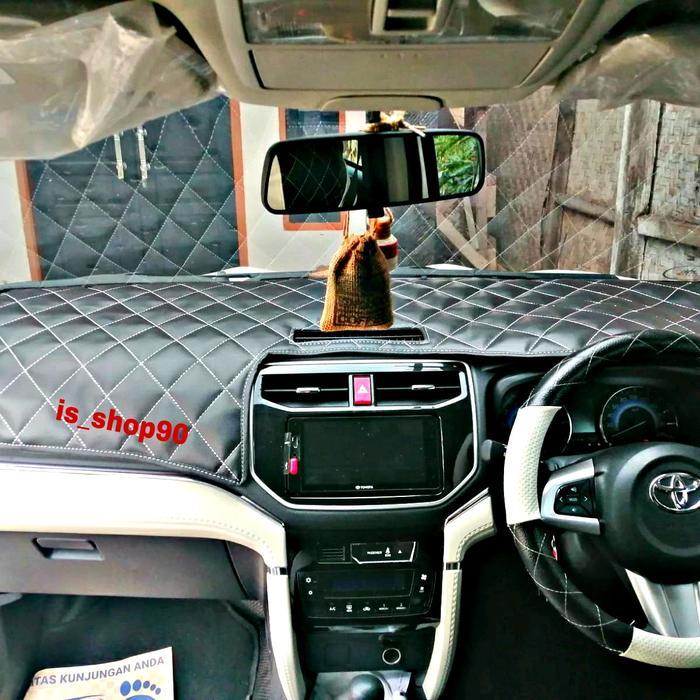 Alas Dashboard Mobil Kulit Syntetis All New Rush dan Terios 2018-2024GR - Car Accessories Anti Debu