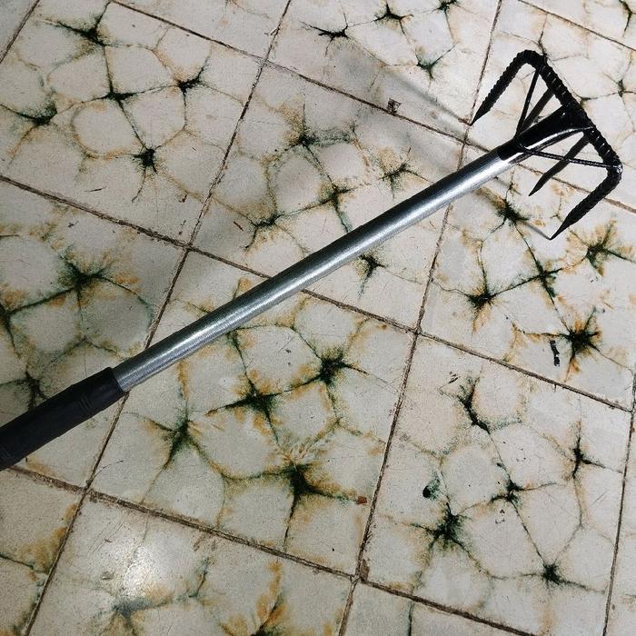 GARUKAN TAMAN 50 CM GAGANG BESI / CANGKUL TAMAN / GARPU CANGKUL TAMAN / GARPU KEBUN / GARUKAN