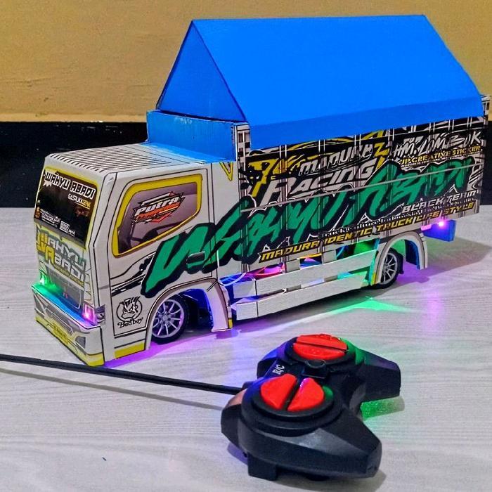 Mainan Mobil Remot Lampu Terpal Kontrol Miniatur Truk Oleng Remot Kontrol Miniatur Truk Oleng Remot