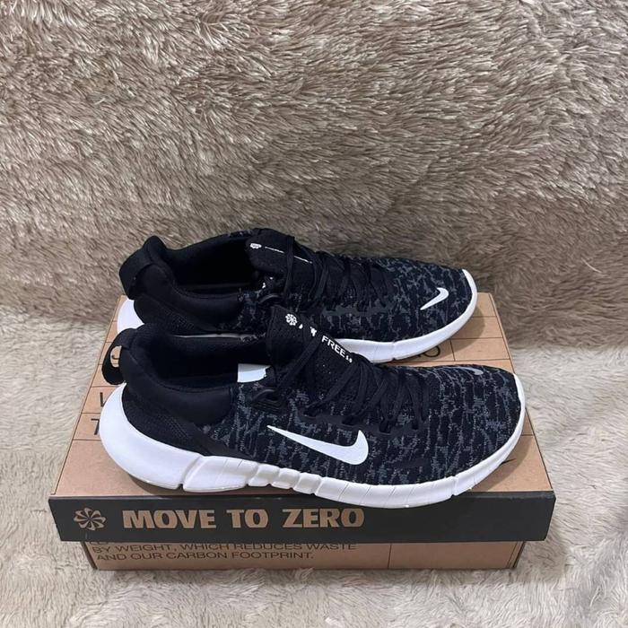 Sepatu Running Nike Free Run 5.0 Black White Unisex