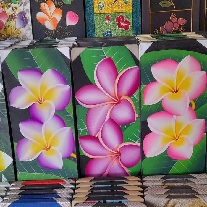 Lukisan kain canvas tradisional Bunga kamboja Bali