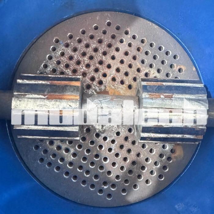 Mesin Pencetak Cetak Pelet Vertikal Pakan Ternak 3 Roll Pembuat Pakan Ternak - 2 Roller, Tanpa Pengg