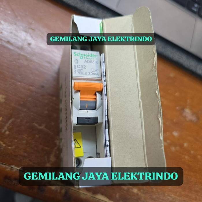 Elcb / Rcbo Slim Domae 1P+N 32A Schneider Dom12525 1P+N 32A 30Ma Mcb+Elcb Sni Original Harga