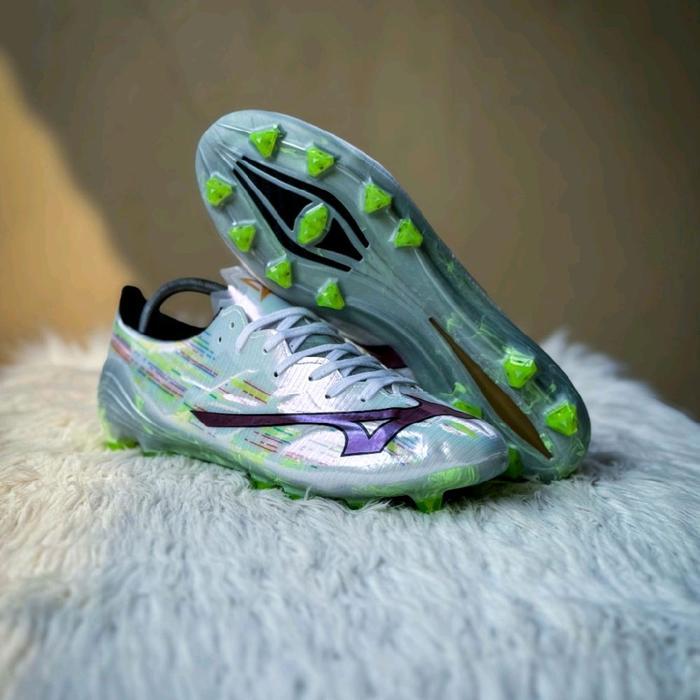 Sepatu Bola Mizuno Alpha 2 Made In Japan White Silver FG