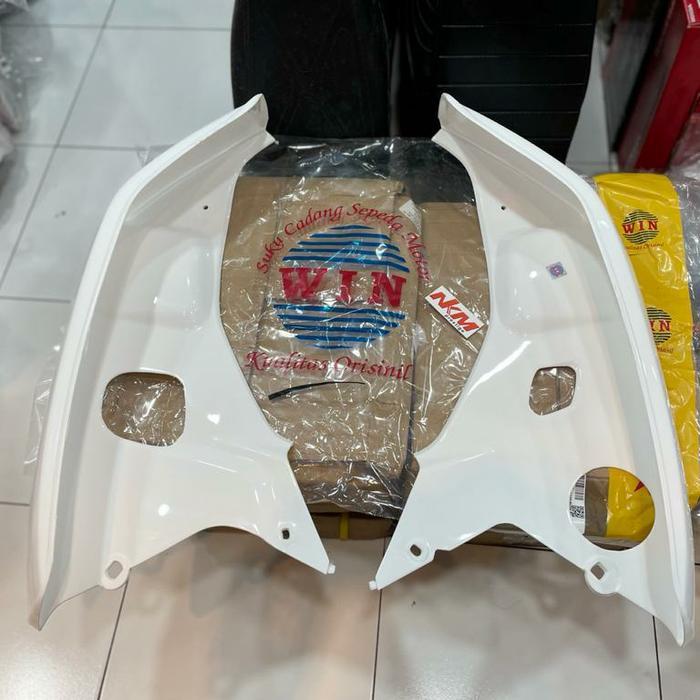 SAYAP PUTIH TEBENG LEGSHIELD PUTIH HONDA ASTREA GRAND ASTREA BULUS