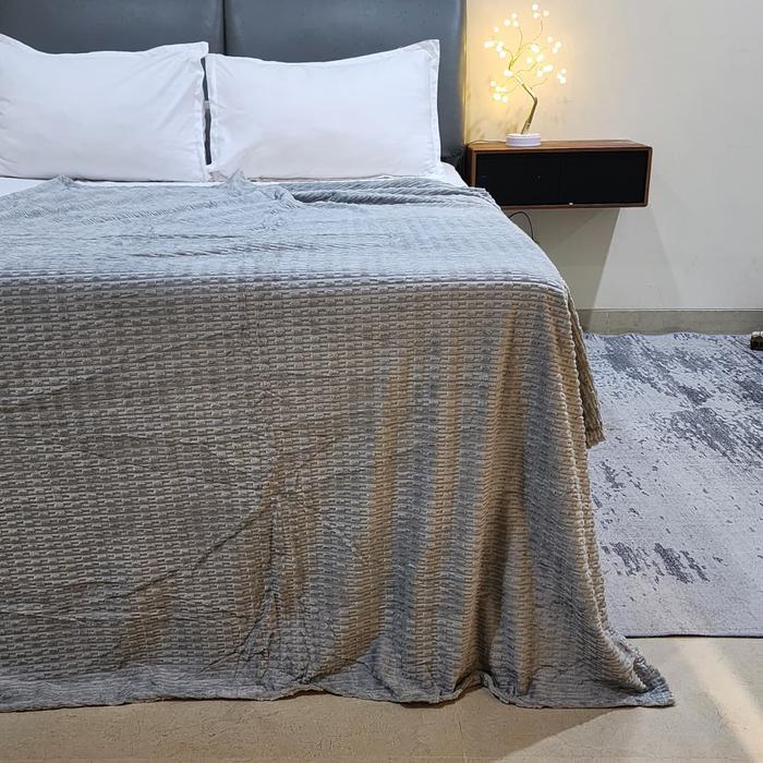 King Rabbit Thermal Blanket / Selimut Lembut Uk. 150x200 cm (Warna Polos)