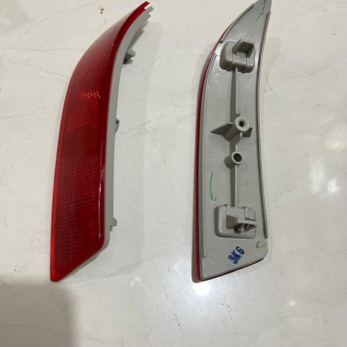 Mata Kucing/Reflektor Bemper Belakang All New Avanza Xenia 2012-2024 Original