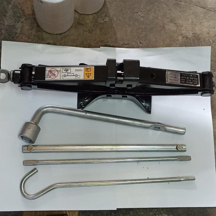 Dongkrak origil mobil avanza