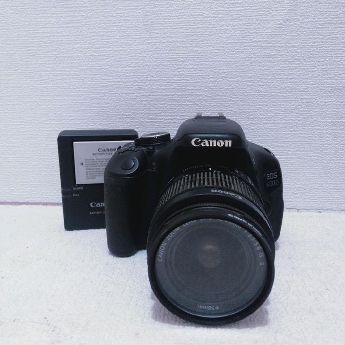 Kamera Canon 600D Lensa 18 55mm  / CANON EOS 600D
