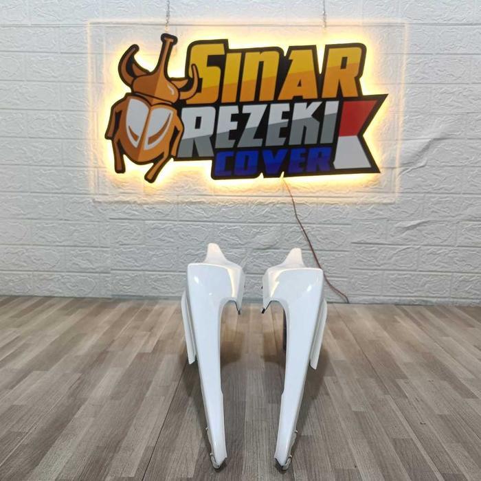 WIN Cover Body Bodi Belakang Sepasang Honda Cb150R Cb 150 R Cb 150R - putih ( COVER BODY CB 150 R PU