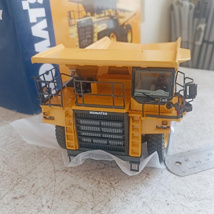 Diecast Miniatur Alat Berat Komatsu HD785-7 scale 1:50