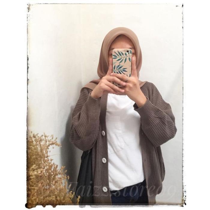 Cardy Rajut Tebal Oversize Kancing Putih Cardigan Lembut Knitwear Nyaman Terlaris