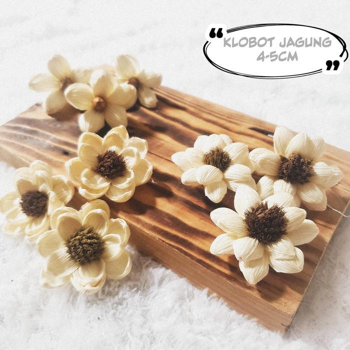 bunga klobot jagung hiasan