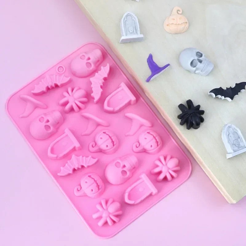 18 Cavities Halloween Scary Silicone Mold Hat Skull Tomb Bat Pumpkin Spider Chocolate Gummy Mould