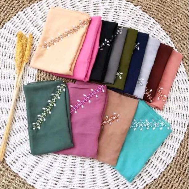 Hijab Segi Empat Payet / Jilbab Payet Segi Empat / Bella Square Payet Mutiara / Kerudung Segi Empat