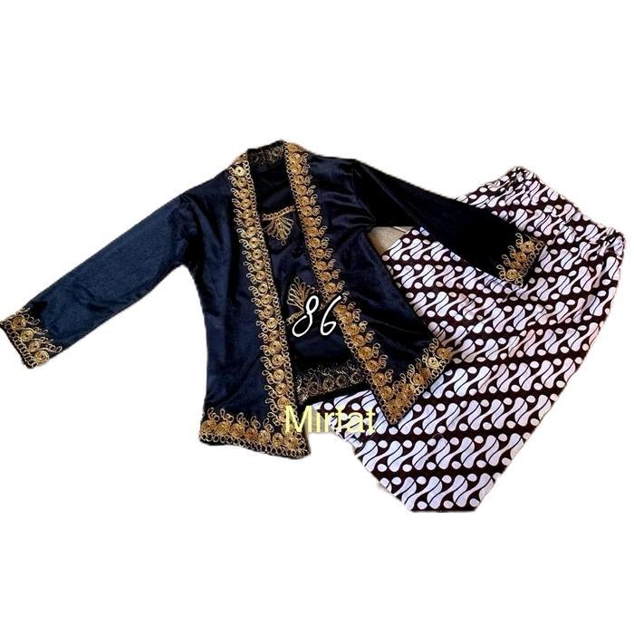 PRODUK TERBATAS Setelan bludru korneli anak (baju +rok)rok jarik wiru putih