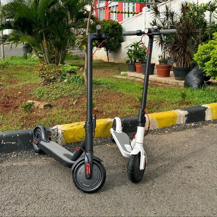 SCOTER LISTRIK 8,5 INCHI Scooter Skuter Outdoor - hitam