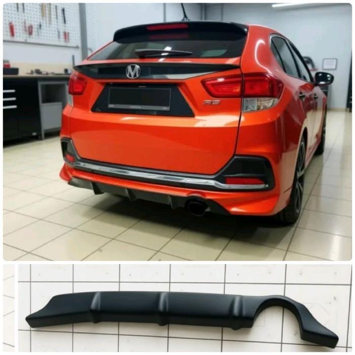 Diffuser Bumper Belakang Mobilio RS Bahan Fiberglass Finishing Warna Hitam Doff Halus dan Rapi untuk