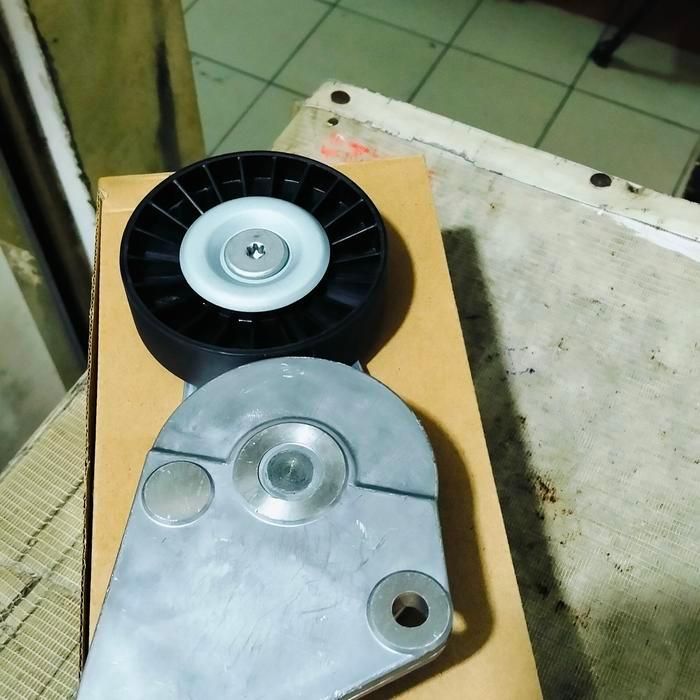 TENSIONER FANBELT PEUGEOT 405 306 406 OK.