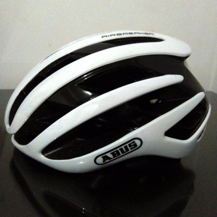 Helm Sepeda Airbreaker Abus