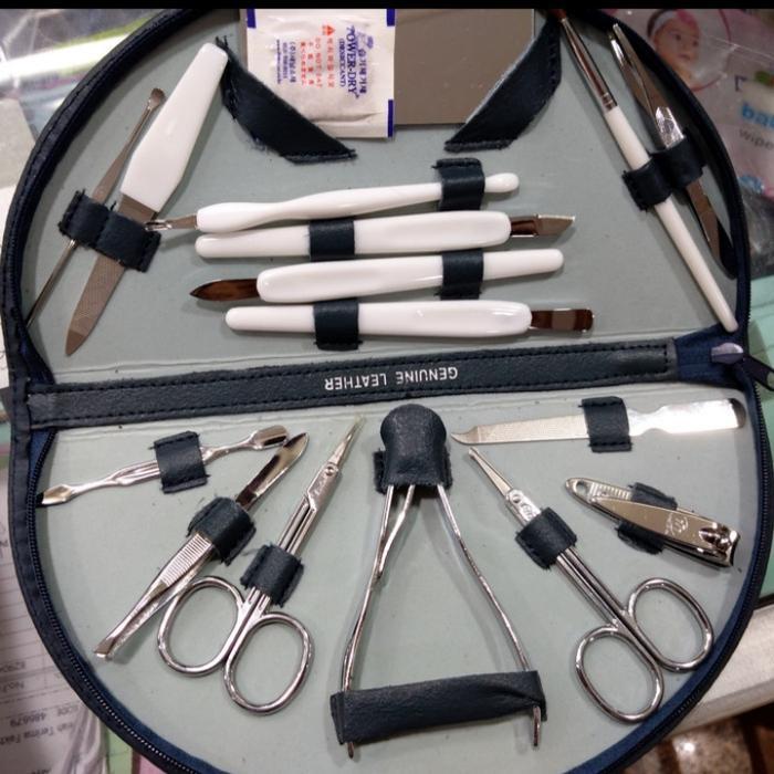 777 ALAT MANICURE/PEDICURE 1 SET