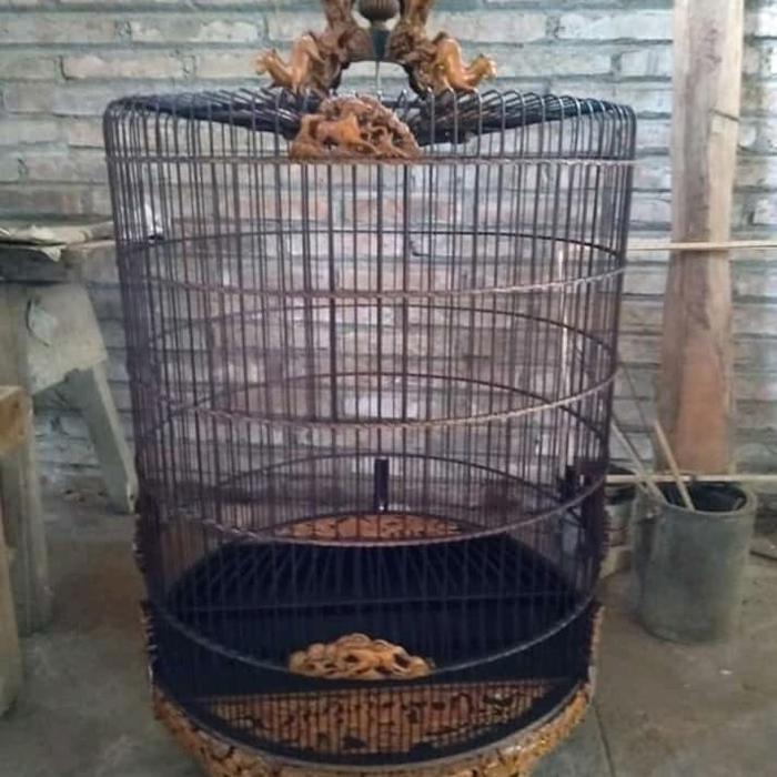 SANGKAR / TEBOK MURAI BATU UKIR KUDA