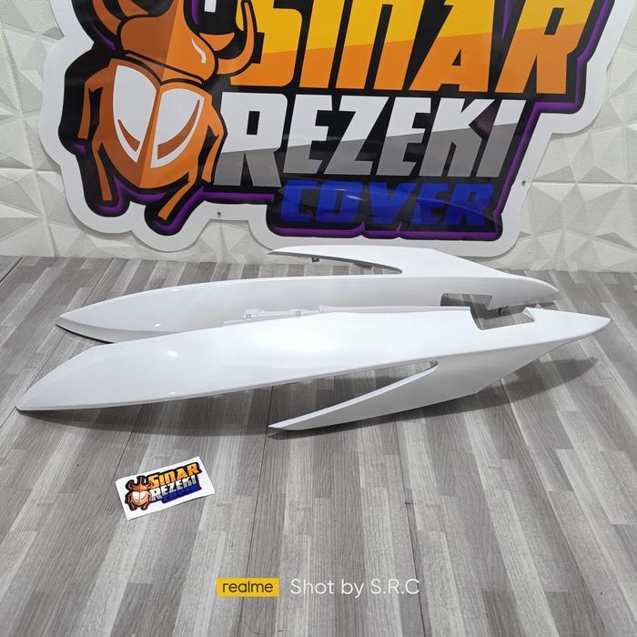 WIN Cover Tutup Body Bodi Belakang Sepasang PUTIH Honda Vario 110 Karburator 2006 lama Old Pertama -