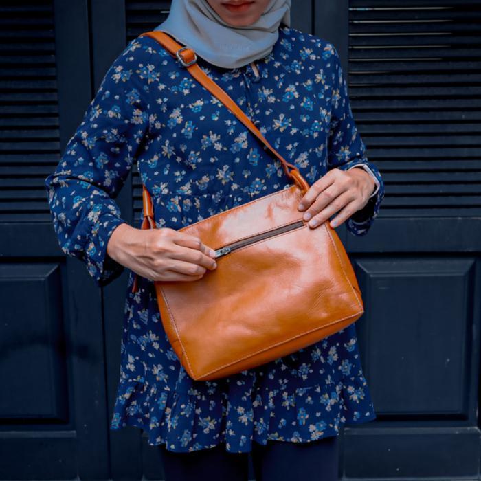 Leather Sling Bag BeYou By BUCINI TOKI I Tas Selempang Kulit Wanita BeYou By BUCINI TOKI