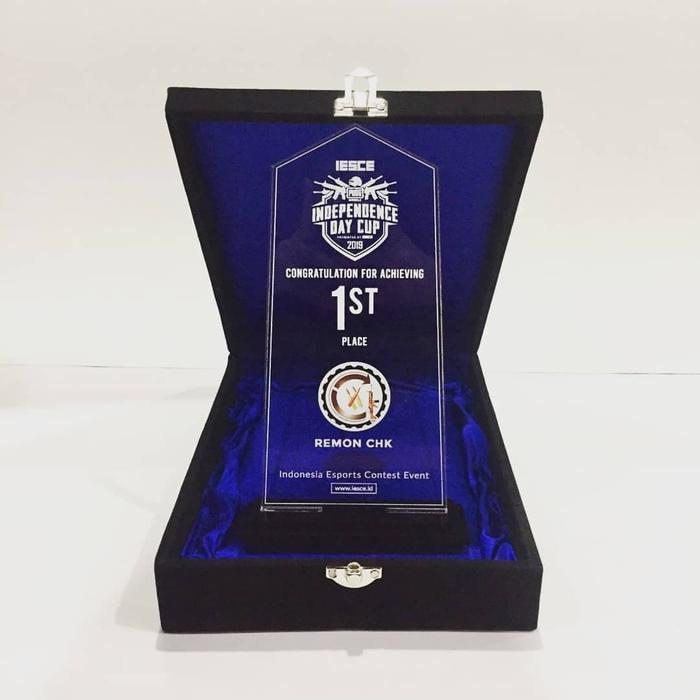 Piala Mobile Legends Trophy Plakat Medali Mobile Legends (Plus Box) Tbk