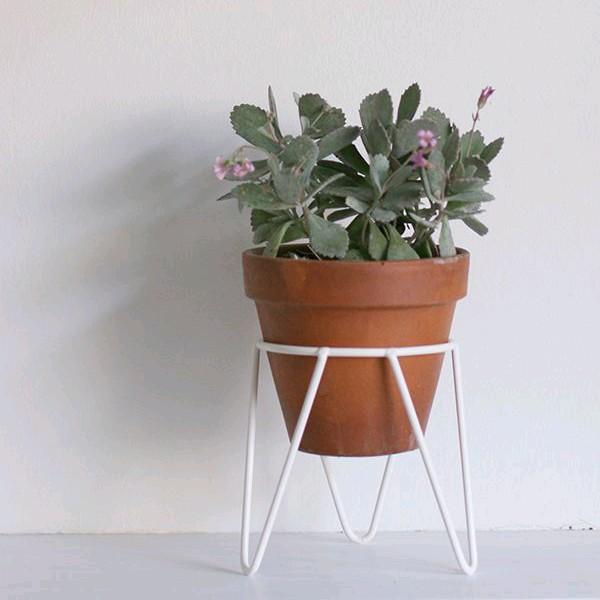 RAK BUNGA HIAS / RAK BUNGA ANGGREK Besi Hitam Pot Putih