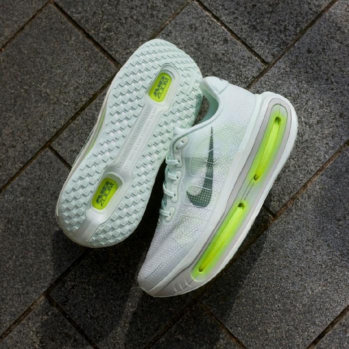 Sepatu Original Running Nike Zoom Vomero Premium Volt Green BNIB