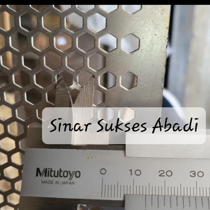 PLAT LUBANG HEXAGONAL BESI