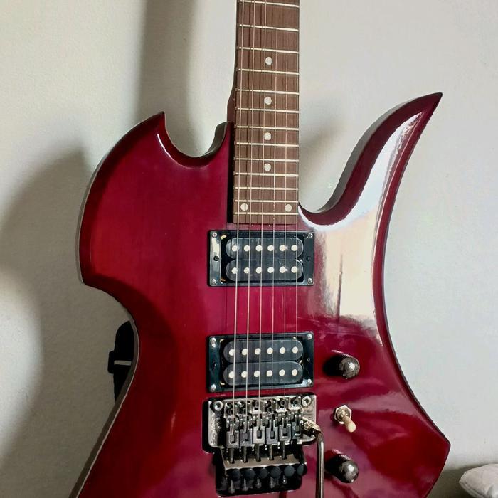 GITAR LISTRIK MODEL MOCKINGBIRD SECOND WARNA MERAH LIKE NEW
