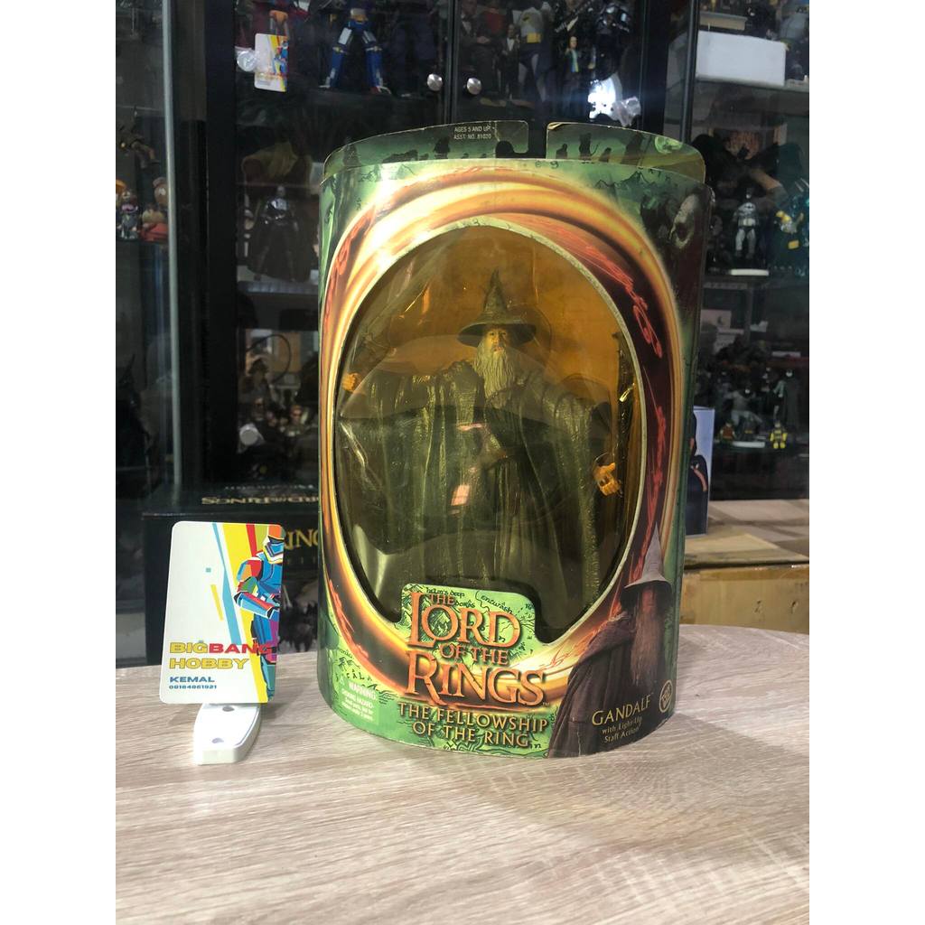 TOYBIZ TOYS
LORD OF THE RINGS VINTAGE FIGURE
FELLOWSHIP OF THE RINGS SERIES
GANDALF